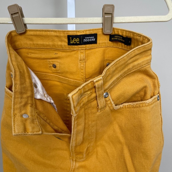 Lee
Vintage Modern Rider Jacket and Jeans - Picture 7 of 10